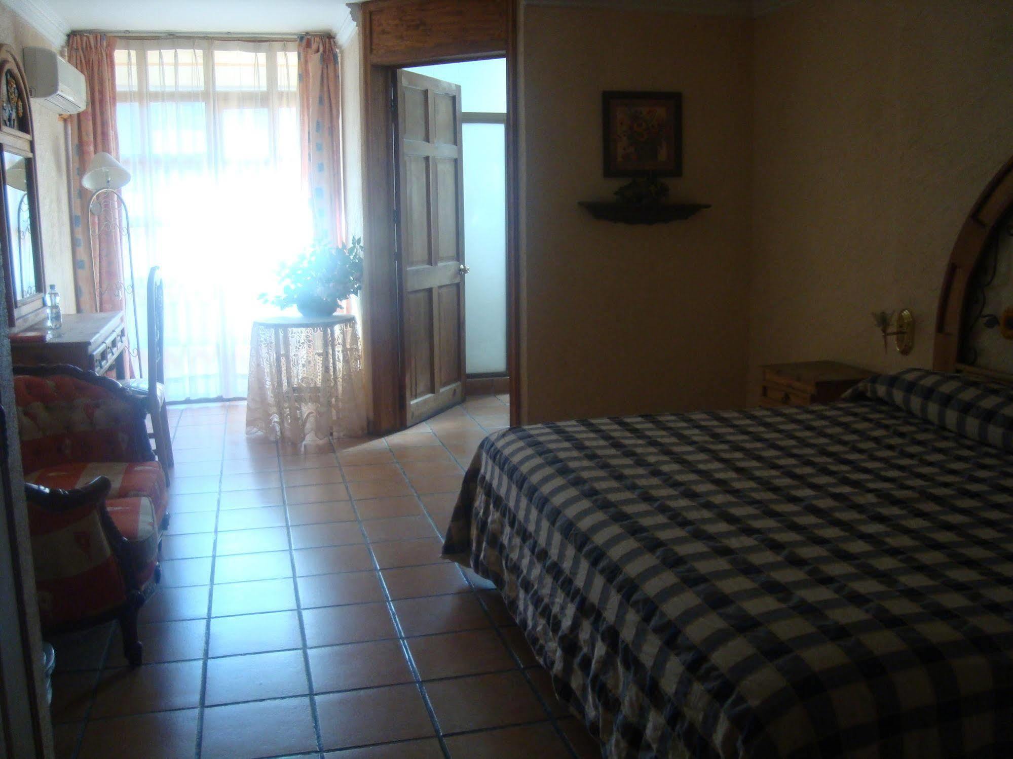 Hotel Villa Manzanares アグアスカリエンテス エクステリア 写真